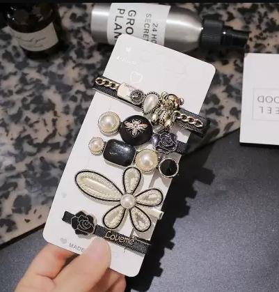 Gracious Pearl Gold Plated Hairclip Jewellery for Women Hair Pin (Black) - Image 2