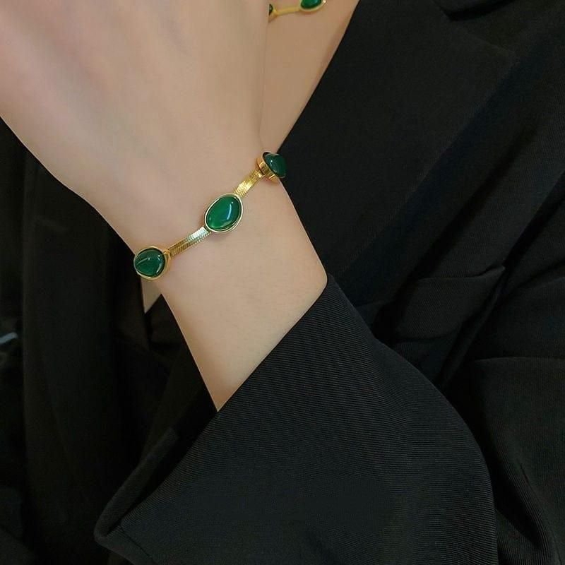 Oval Green Crystal Pendant Necklace Set With Bracelet - Image 3